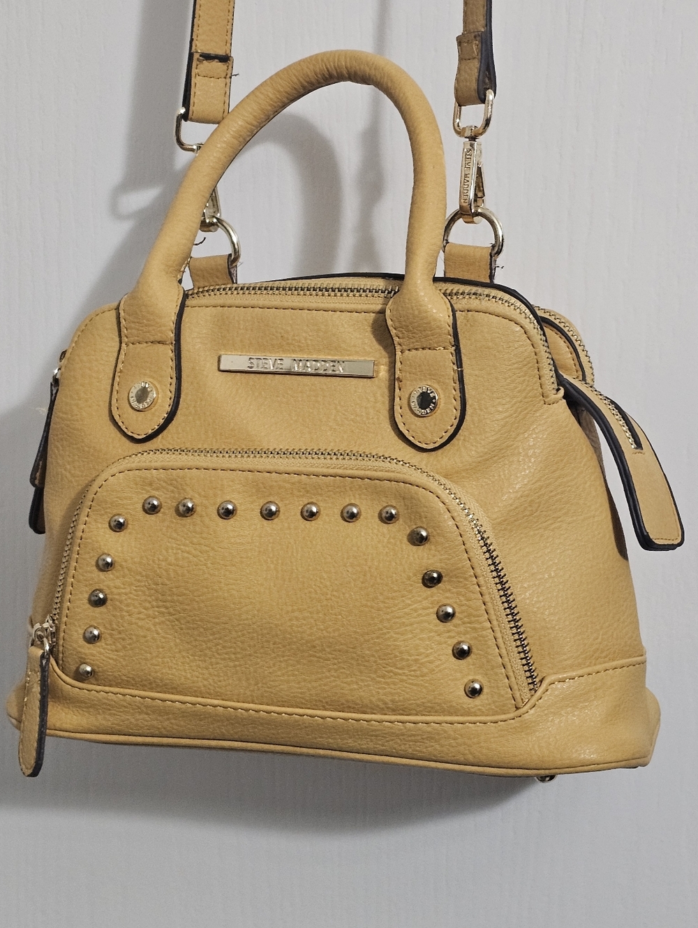 STEVE MADDEN WOMEN’S MINI LORRAINE STUDDED CROSSBODY PURSE BAG MUSTARD YELLOW